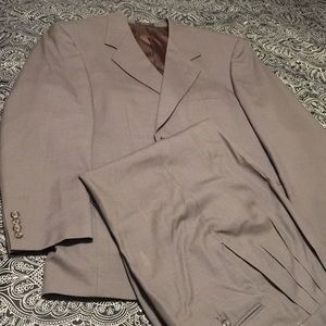 Men’s Jeffrey Banks Suit
